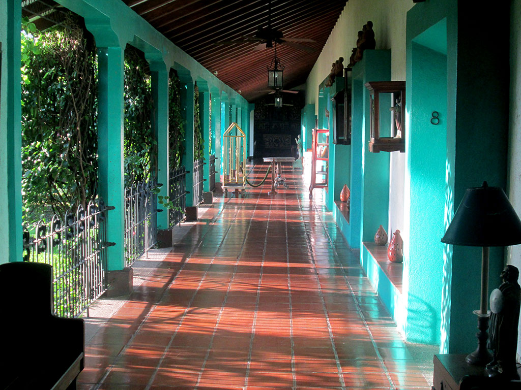 18-Inside-El-Convento-Hotel