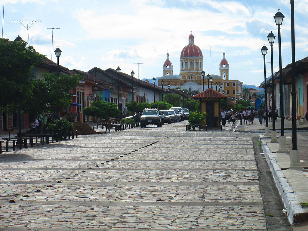 24-la-calzada-street.Granada.