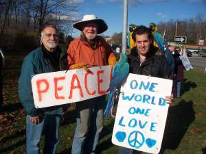 Pete-Seeger-roadside-protest