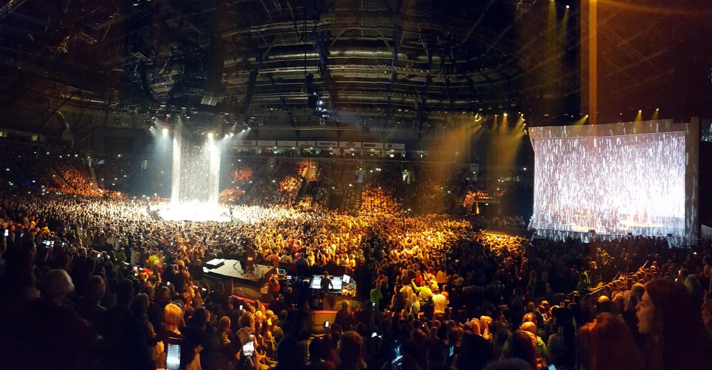 Panorâmica da atuação de Adele em Belfast, "Set Fire to the Rain"- Foto: Mark Beech