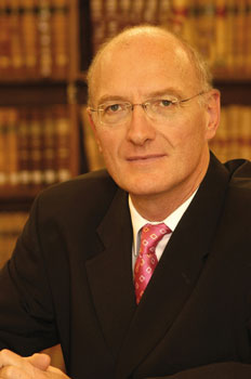 Edwin Cameron – Giudice della suprema Corte  d'appello in South Africa.  